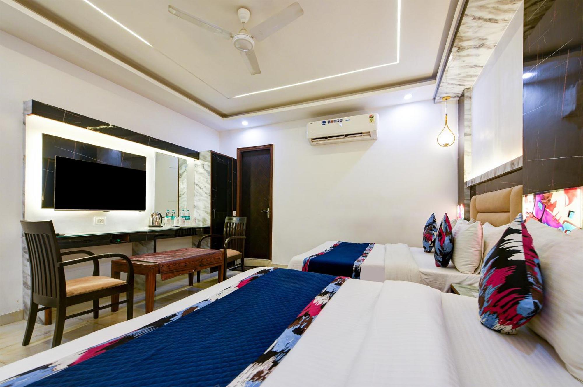 Hotel Shri Vinayak At New Delhi Railway Station-By Rcg Hotels Exterior photo