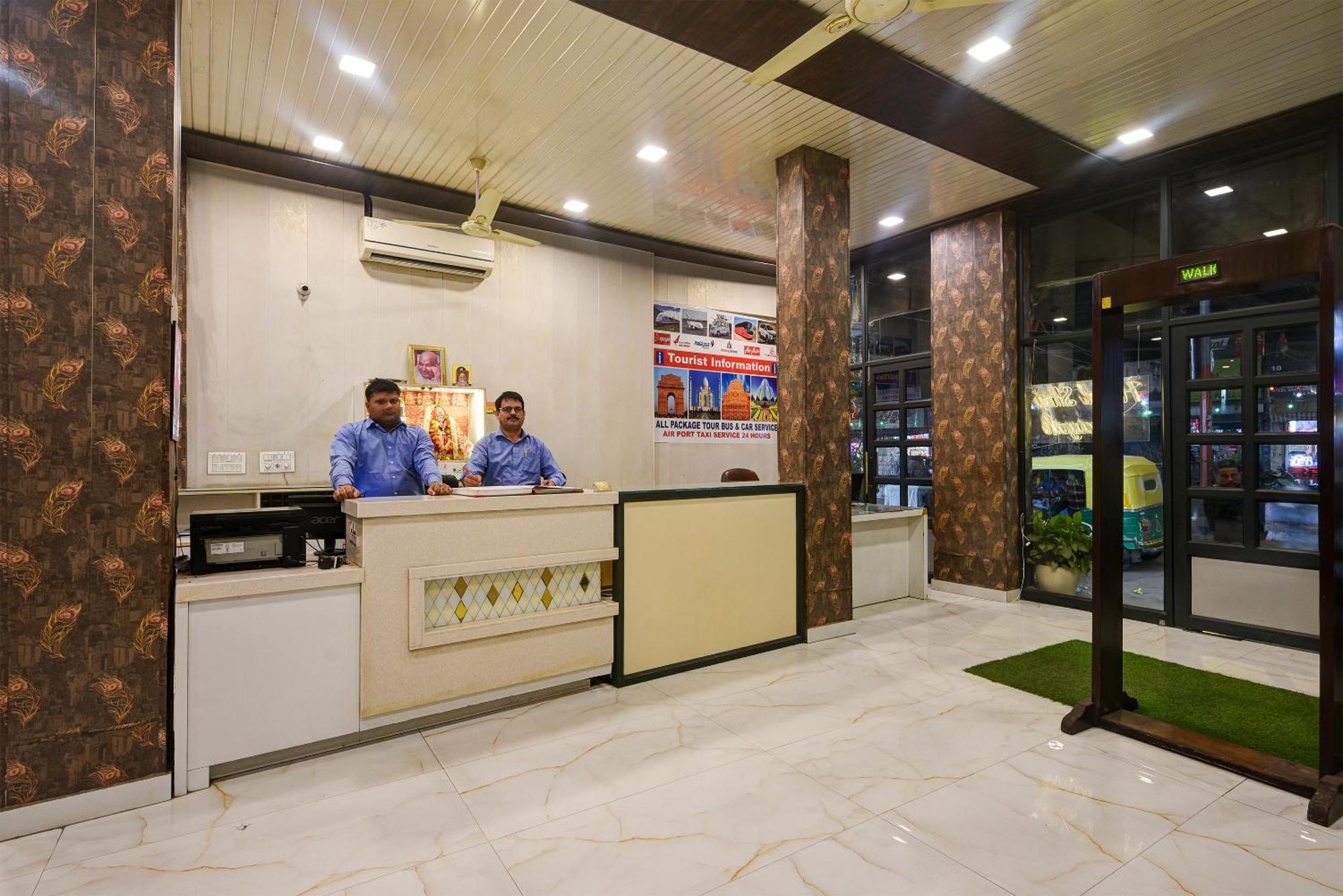 Hotel Shri Vinayak At New Delhi Railway Station-By Rcg Hotels Exterior photo