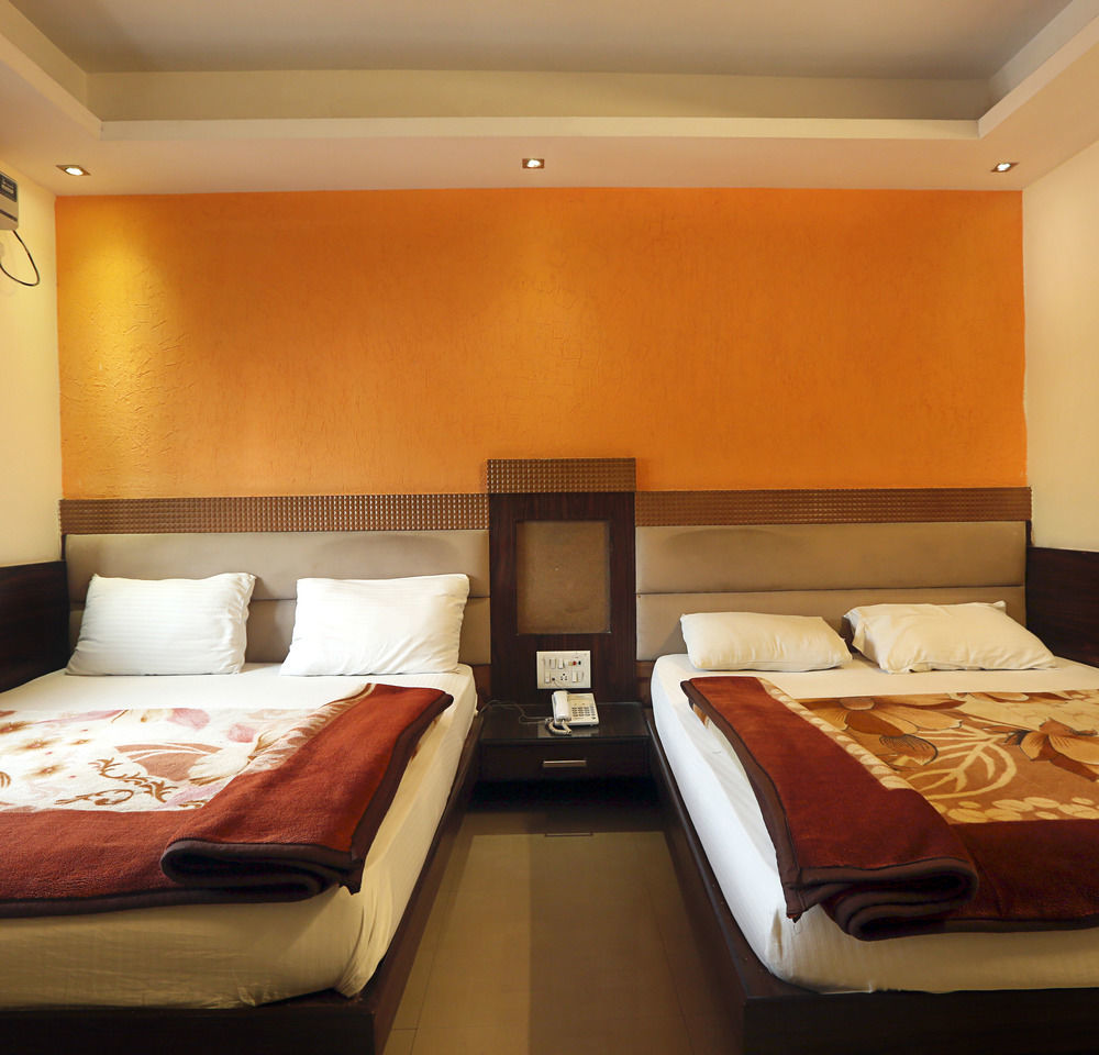 Hotel Shri Vinayak At New Delhi Railway Station-By Rcg Hotels Exterior photo